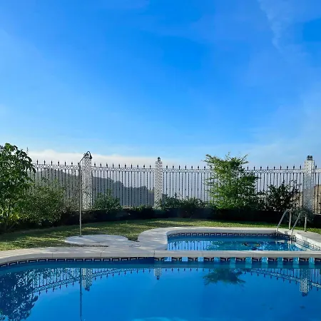 Lodge Con Encanto En Málaga